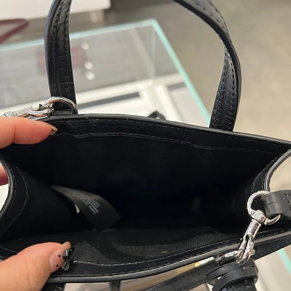 Marc Jacobs Croc-Embossed Mini Tote Bag H017L01RE22 - Picture 6 of 8